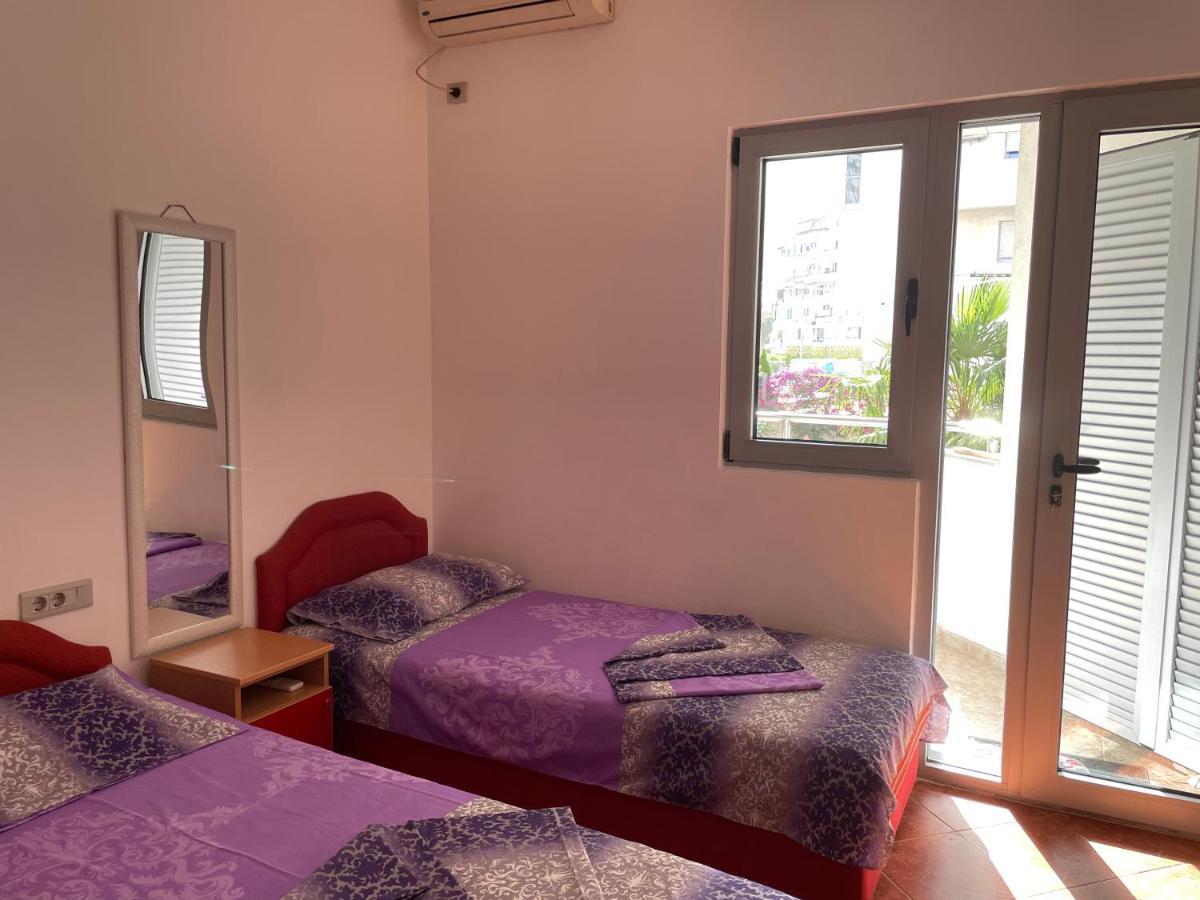 Apartments Zevs บุดวา ภายนอก รูปภาพ