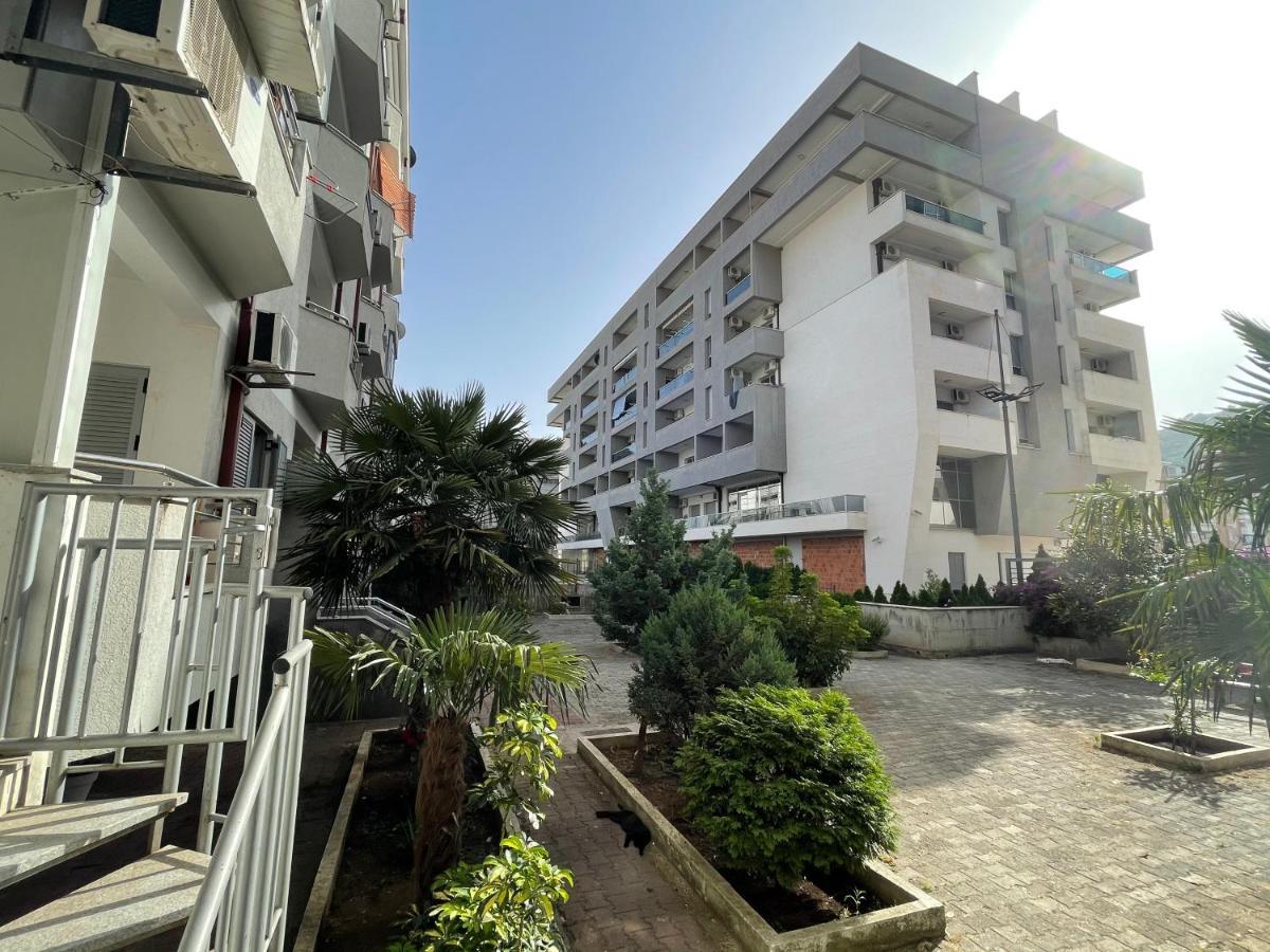 Apartments Zevs บุดวา ภายนอก รูปภาพ