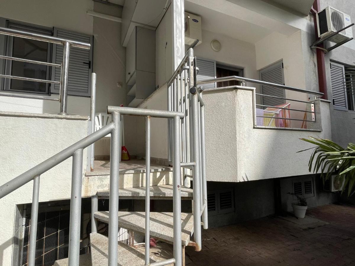 Apartments Zevs บุดวา ภายนอก รูปภาพ