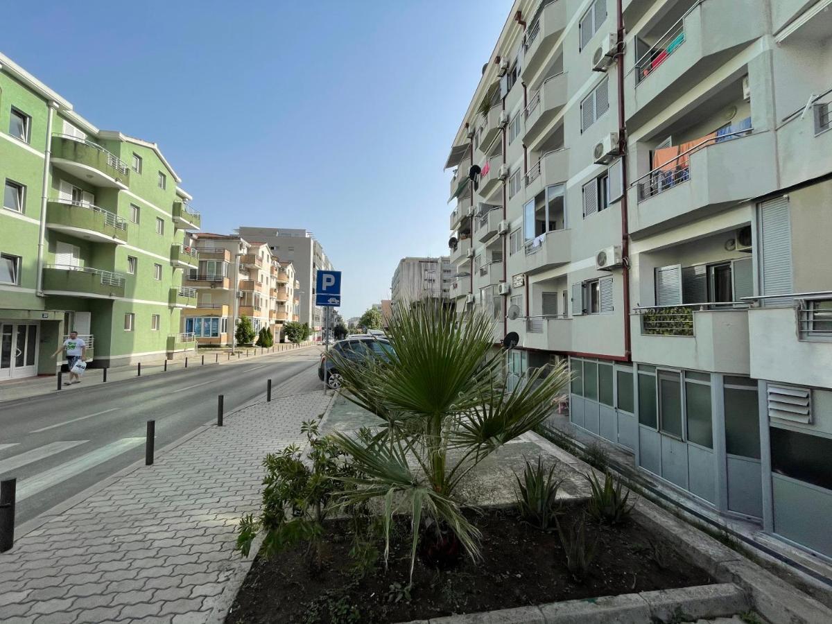 Apartments Zevs บุดวา ภายนอก รูปภาพ